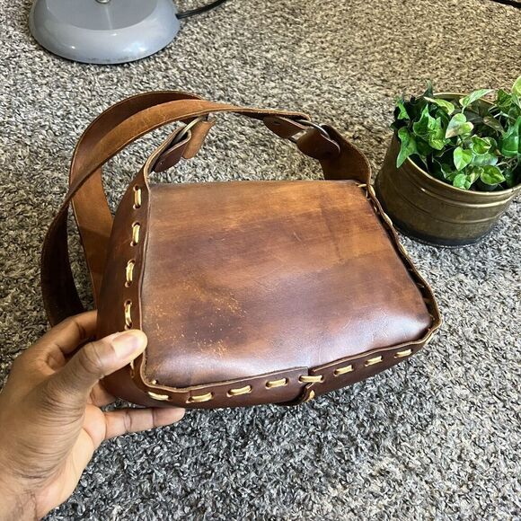 Beautiful Well Made Leather Shoulder Bag Hand TOOLED Dragon Flower Brown Small - Picture 6 of 14